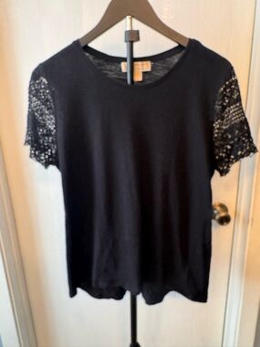 Title:
Michael Kors Black Lace Sleeve Top Size Large